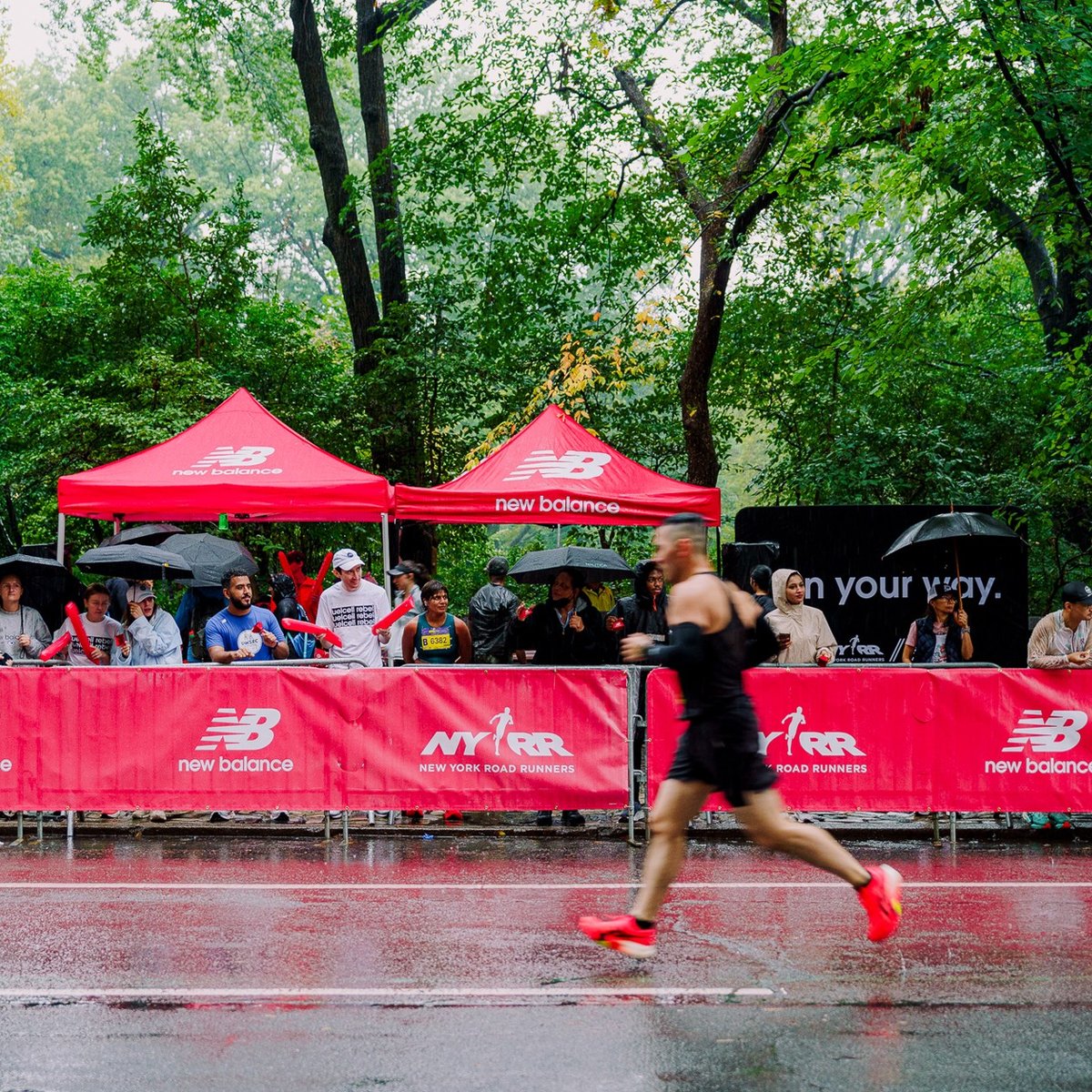 Runners at the 2025 5th Ave Mile