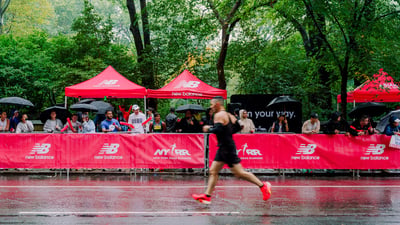 Runners at the 2025 5th Ave Mile