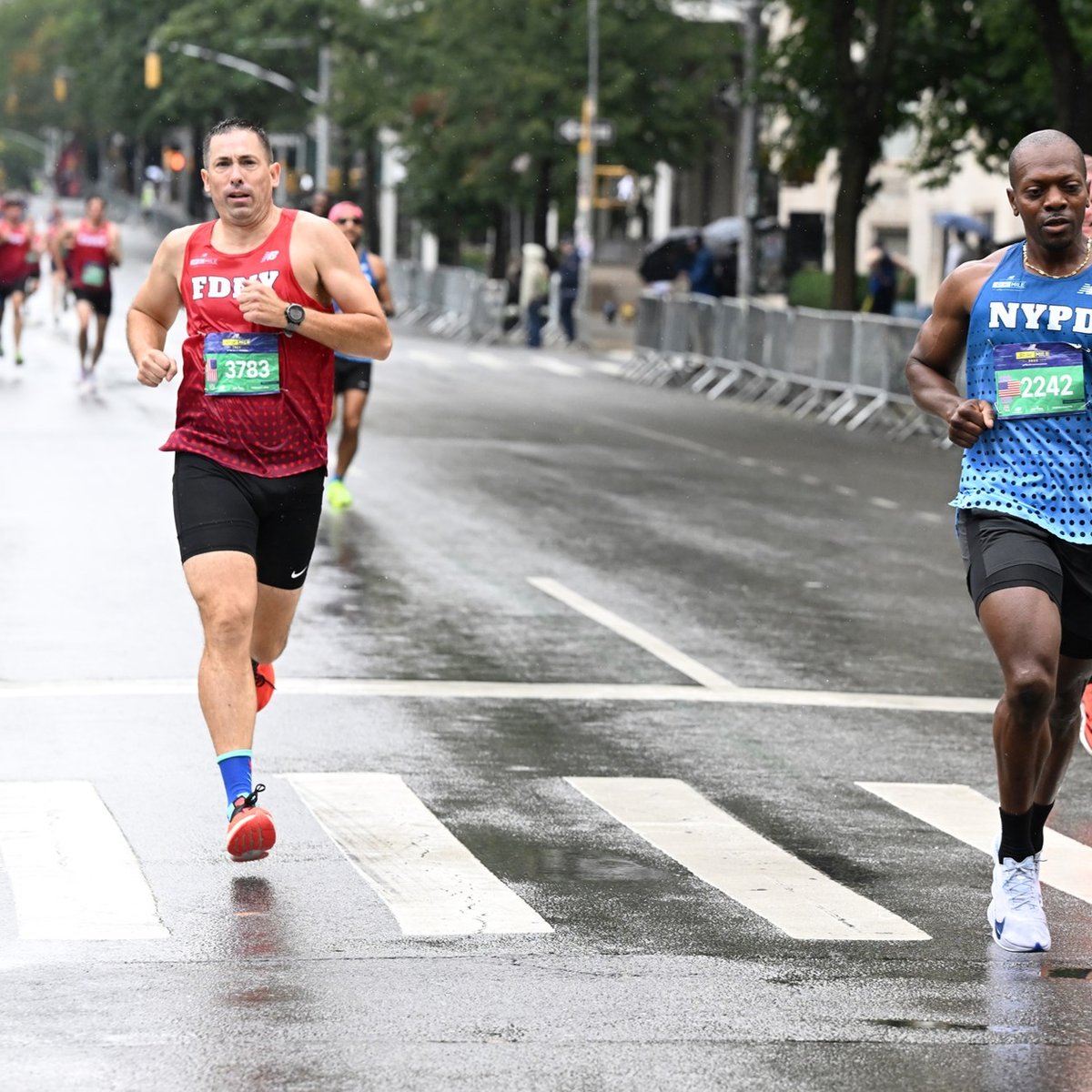Runners at the 2025 5th Ave Mile