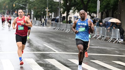 Runners at the 2025 5th Ave Mile