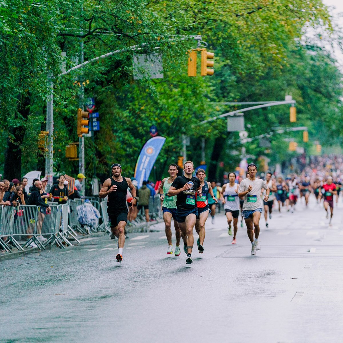 Runners at the 2025 5th Ave Mile