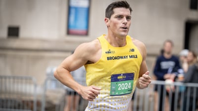 Runners at the 2025 5th Ave Mile