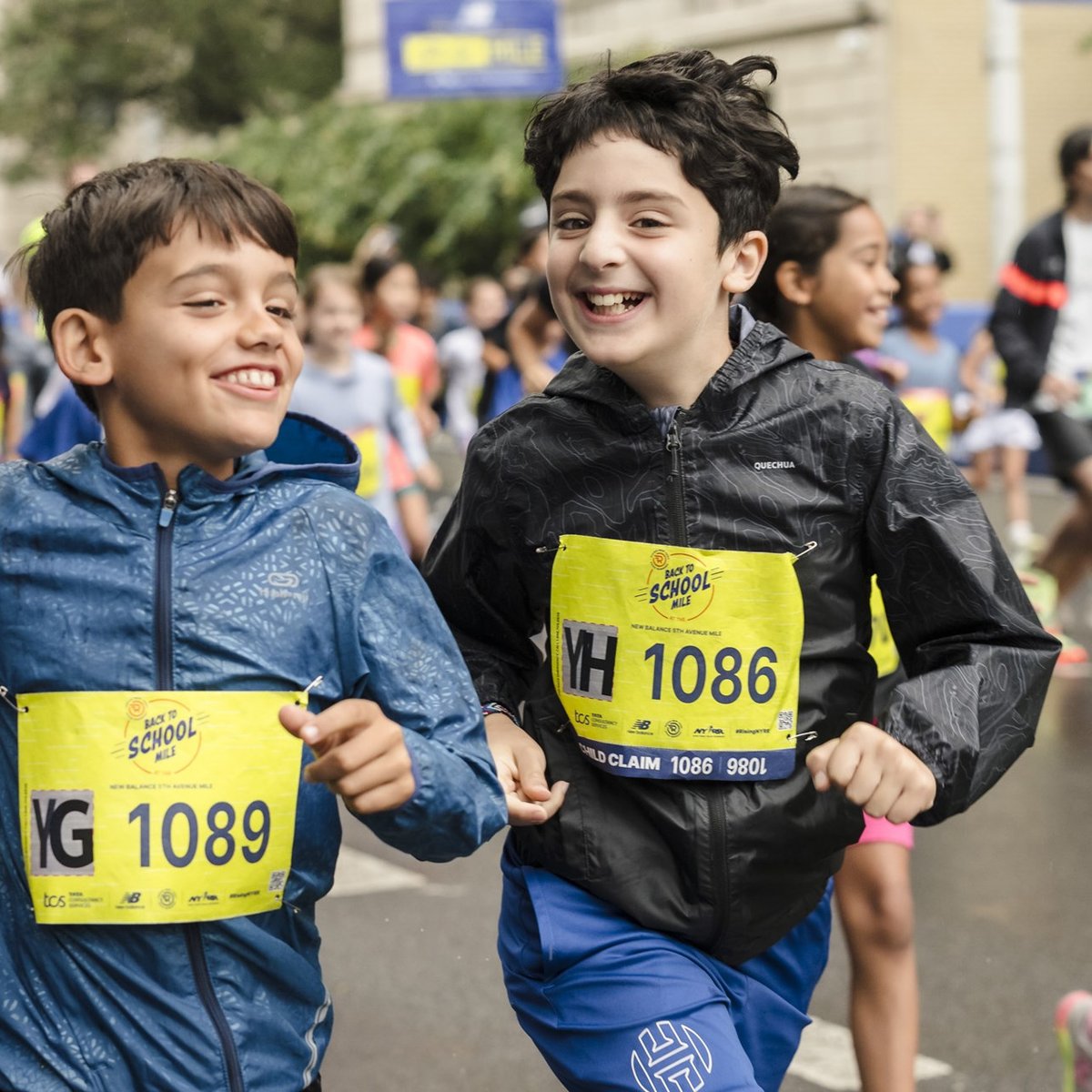 Runners at the 2025 5th Ave Mile
