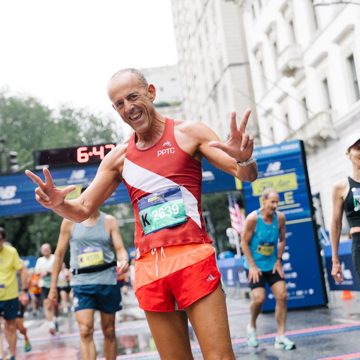 Runners at the 2025 5th Ave Mile