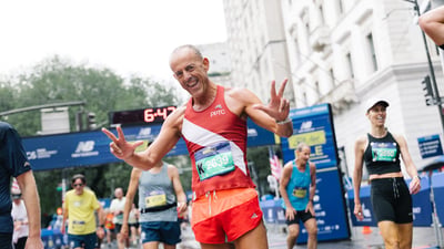 Runners at the 2025 5th Ave Mile