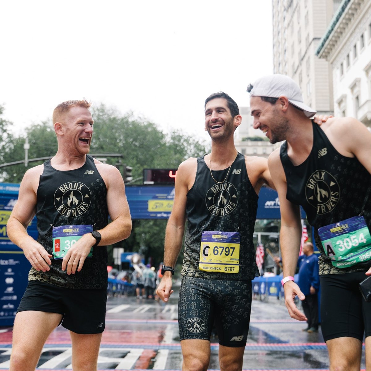 Runners at the 2025 5th Ave Mile