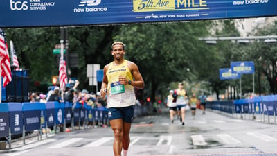 Runners at the 2025 5th Ave Mile