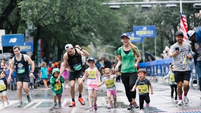 Runners at the 2025 5th Ave Mile