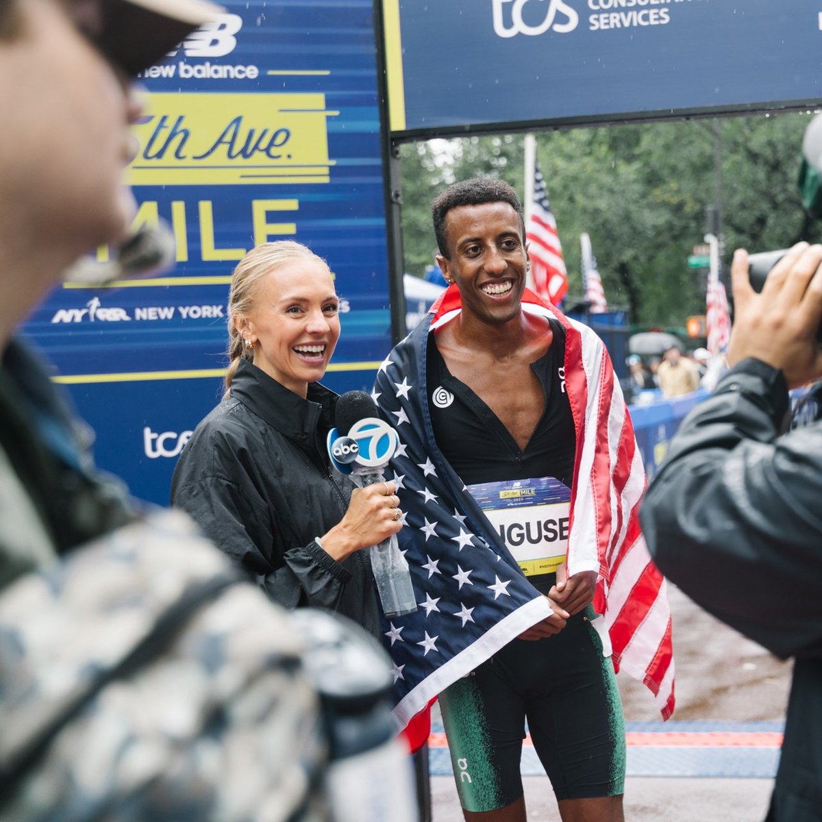 Runners at the 2025 5th Ave Mile