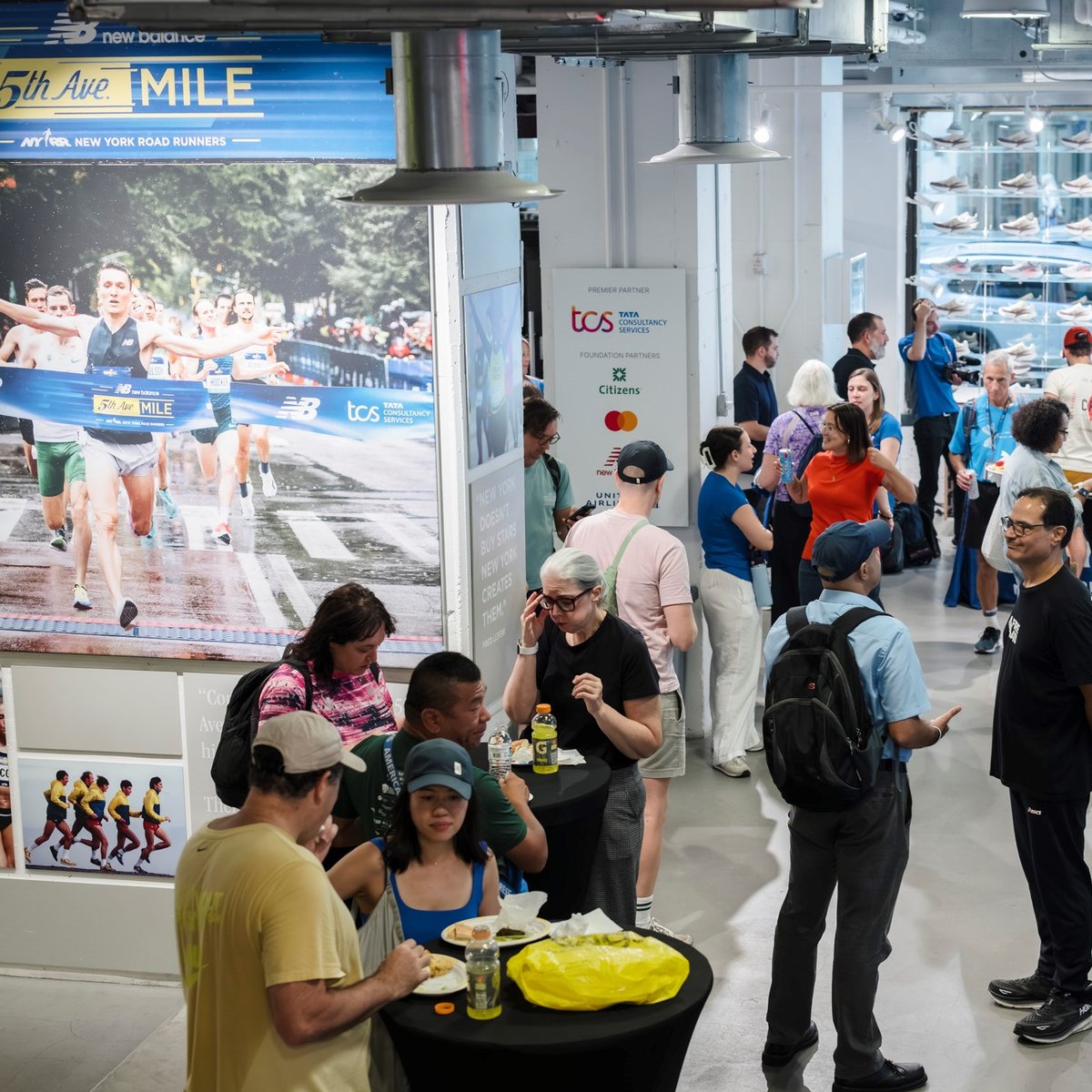 Members celebrating at RUNCENTER for 2025 Member Week