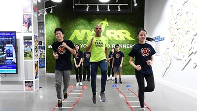 Meb working out with Rising New York Road Runners at the NYRR RunCenter