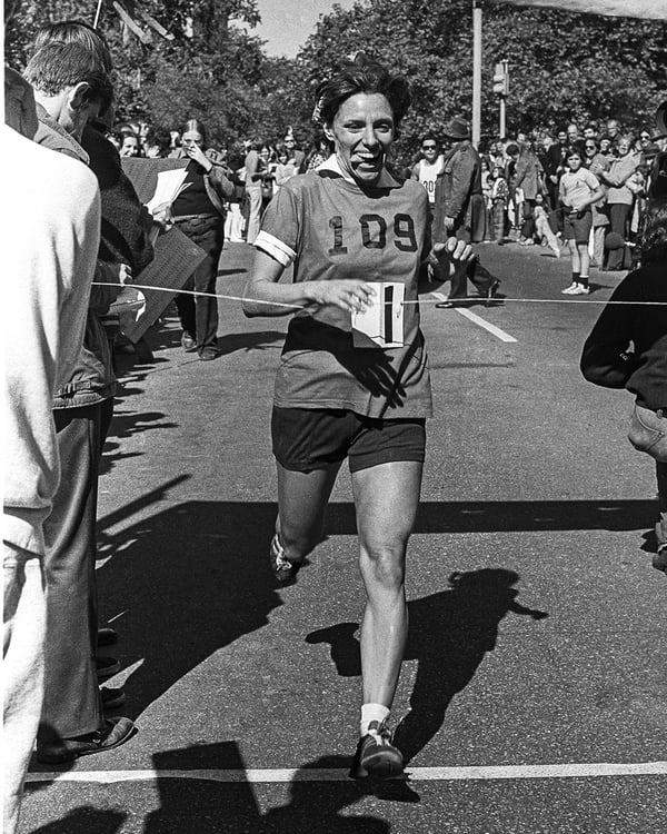Nina Kuscsik winning the 1972 New York City Marathon