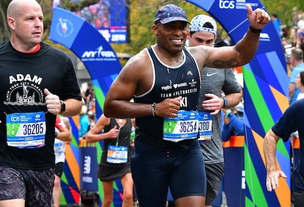 Tiki Barber at the TCS New York City Marathon.