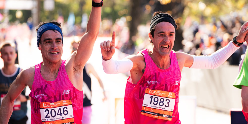 2 2024 TCS NYC Marathon men runners on course