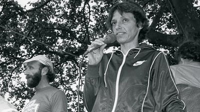 Nina Kuscsik with microphone in 1970s
