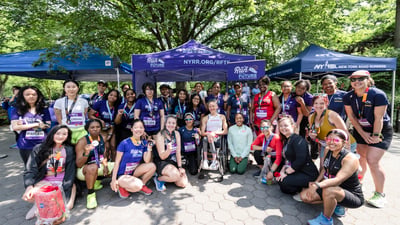 Susannah Scaroni with NYRR Run for the Future girls at the 2023 Mastercard NY Mini 10K