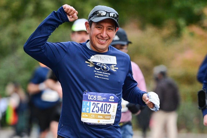 Danny Barcia running the 2021 TCS NYC Marathon