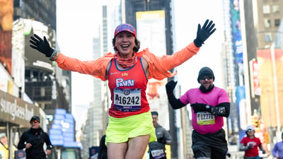 Runner in Times Square at 2023 United Airlines NYC Half