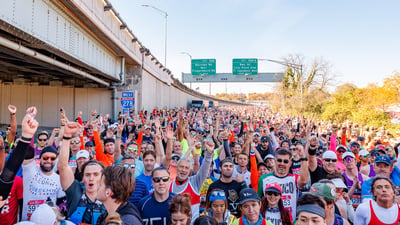 2024 TCS NYC Marathon group of runners at start on Verrazzano Bridge