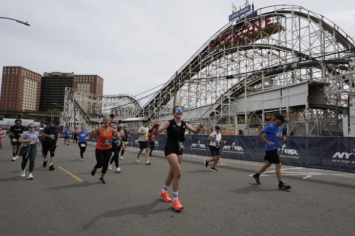 2024 RBC Brooklyn Half runners passing Cyclone