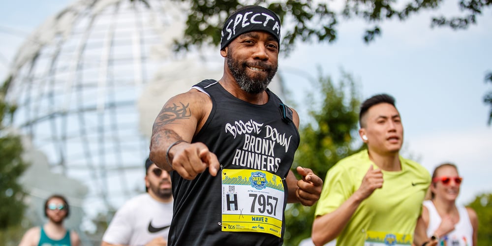 Boogie Down Bronx runner at 2023 NYRR Queens 10K