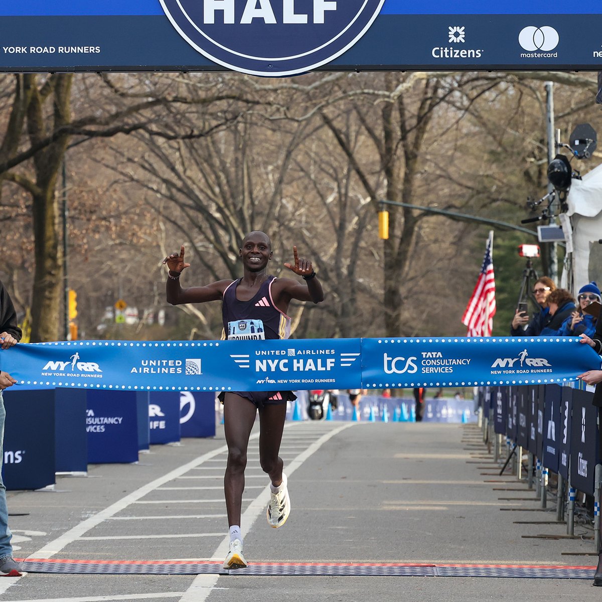 Abel Kipchumba winning 2024 UA NYC Half