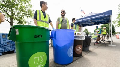 NYRR waist diversion station at a race.