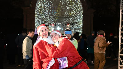 Runners at the 2025 NYRR Midnight Run