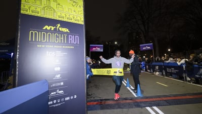 Runners at the 2025 NYRR Midnight Run