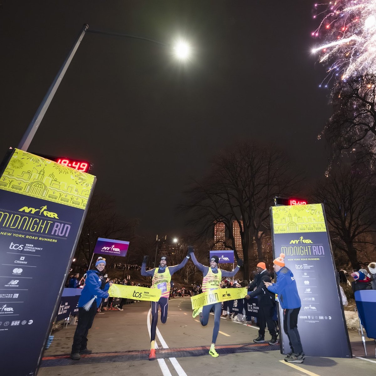 Runners at the 2025 NYRR Midnight Run