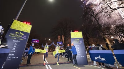 Runners at the 2025 NYRR Midnight Run