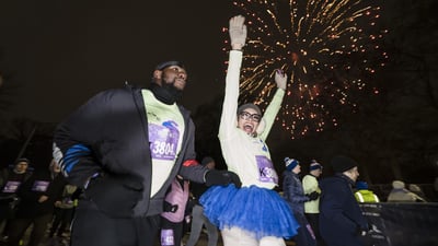 Runners at the 2025 NYRR Midnight Run