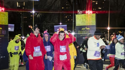 Runners at the 2025 NYRR Midnight Run