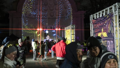 Runners at the 2025 NYRR Midnight Run