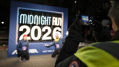 Runners at the 2025 NYRR Midnight Run