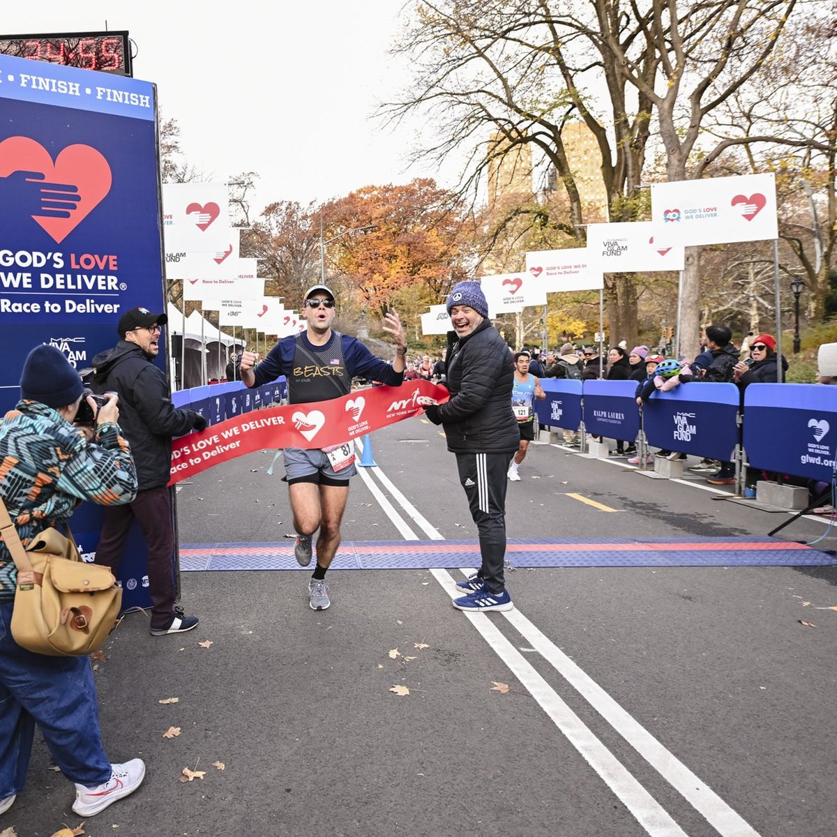Runners at the 2025 Race to Deliver 4M to Benefit God's Love We Deliver