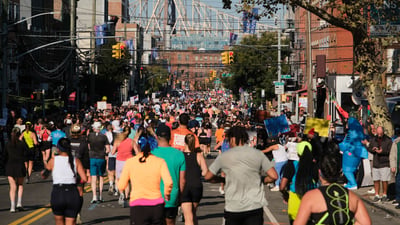 Crowd of runners