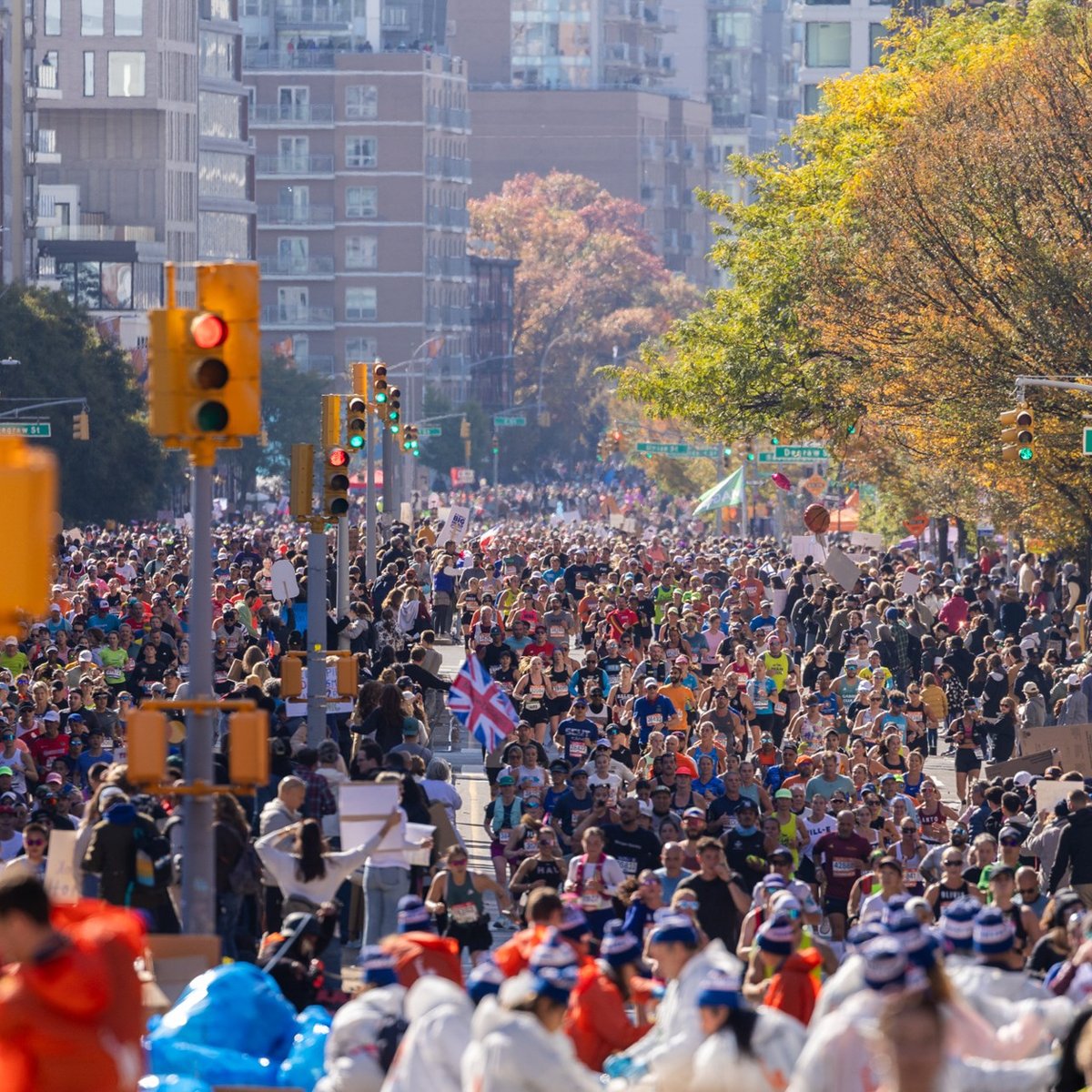 Crowd of runners