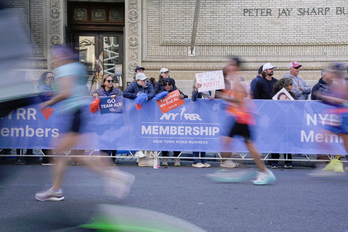 NYRR Membership Cheer Zone at the 2025 TCS New York City Marathon