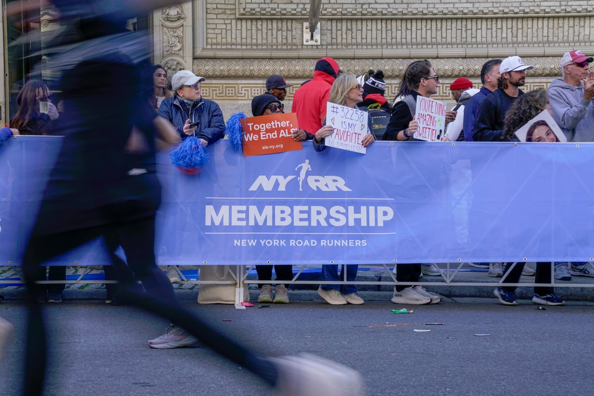 NYRR Membership Cheer Zone at the 2025 TCS New York City Marathon