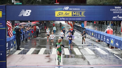 Rising New York Road Runners at the New Balance 5th Ave Mile