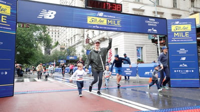 Rising New York Road Runners at the New Balance 5th Ave Mile