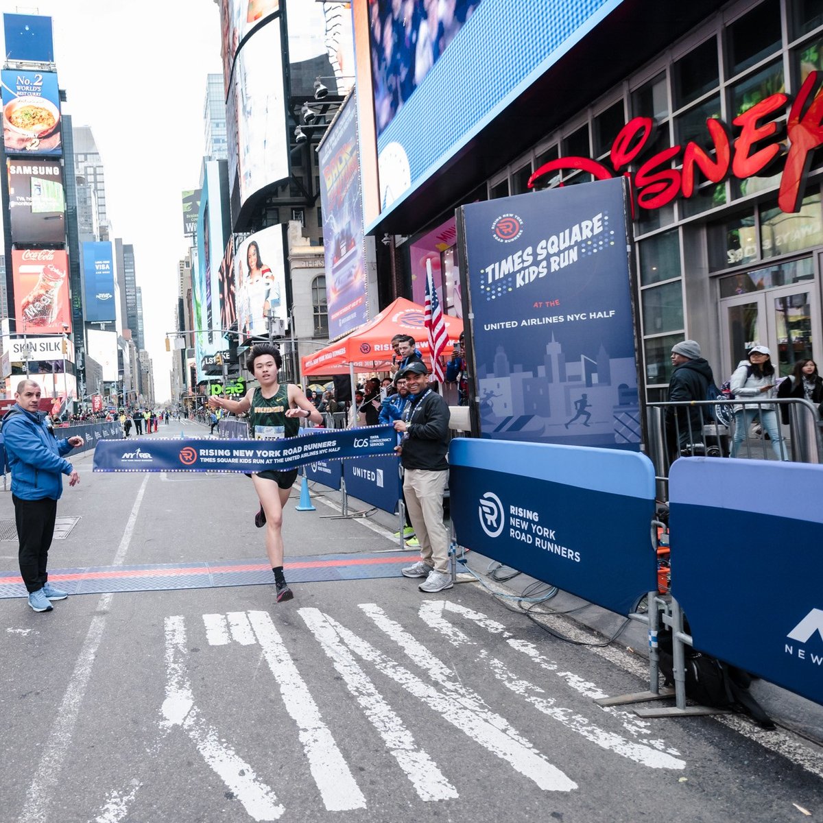2024 Times Square Kids Run at the United Airlines NYC Half
