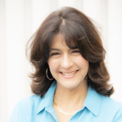 Headshot of Heidi Skolnik