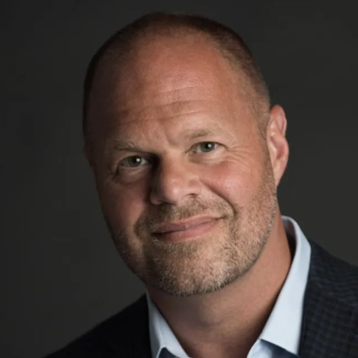 Headshot of Steven Forti