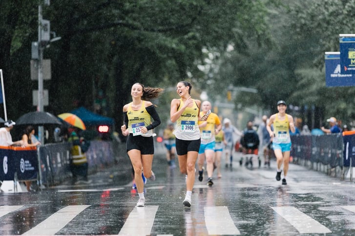 Broadway Mile runners at the New Balance 5th Avenue Mile