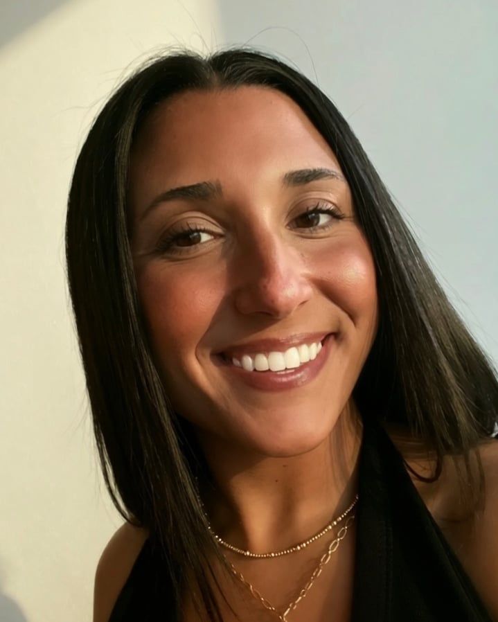 Headshot of Julianna Mangano
