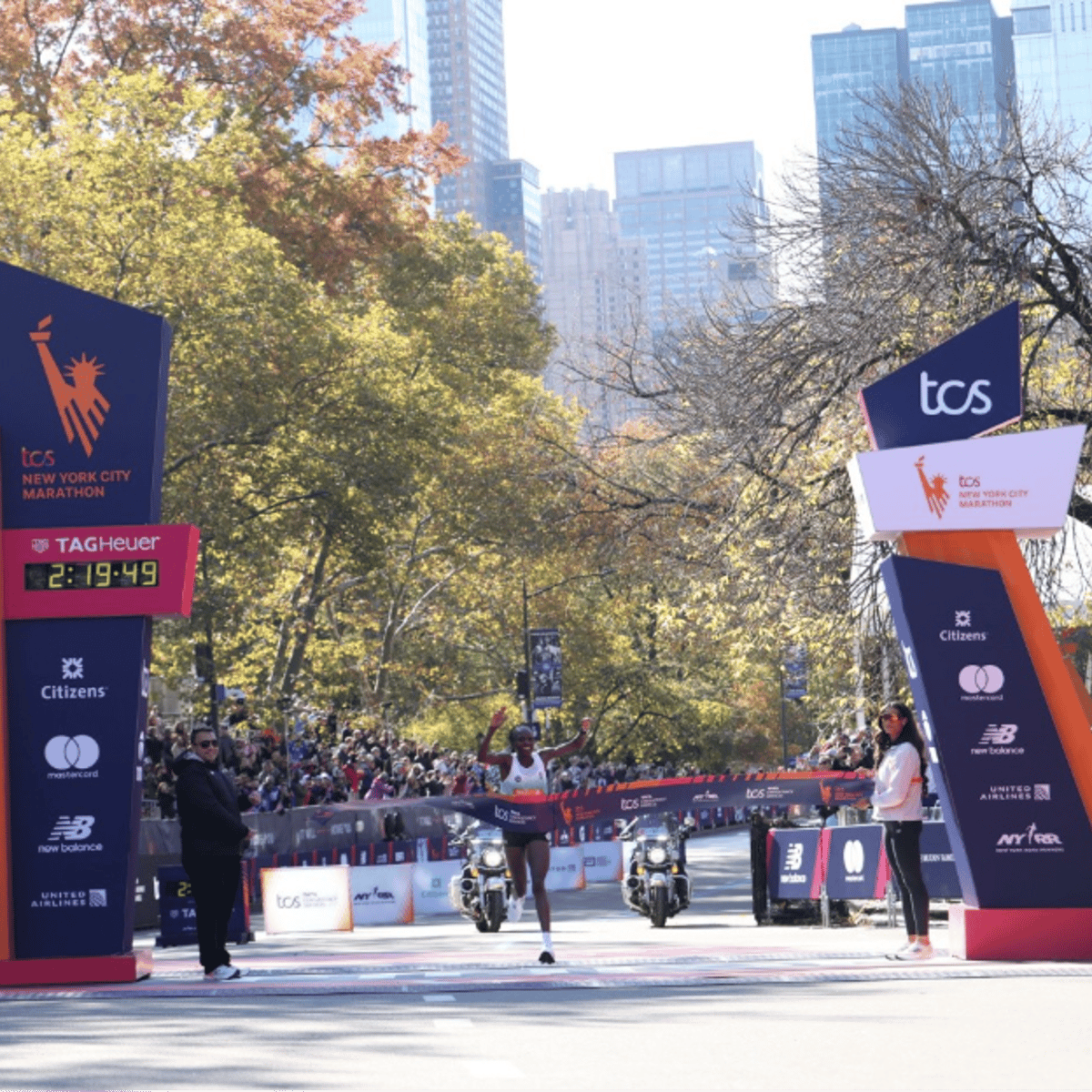 Tape break at TCS New York City Marathon