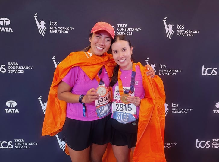 Carolyn Su with Stefanie Flippin at the 2024 TCS New York City Maratho