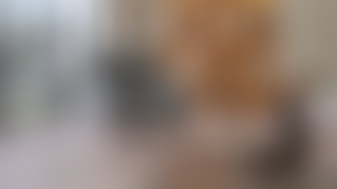 Фактурная обивка дивана крупным планом